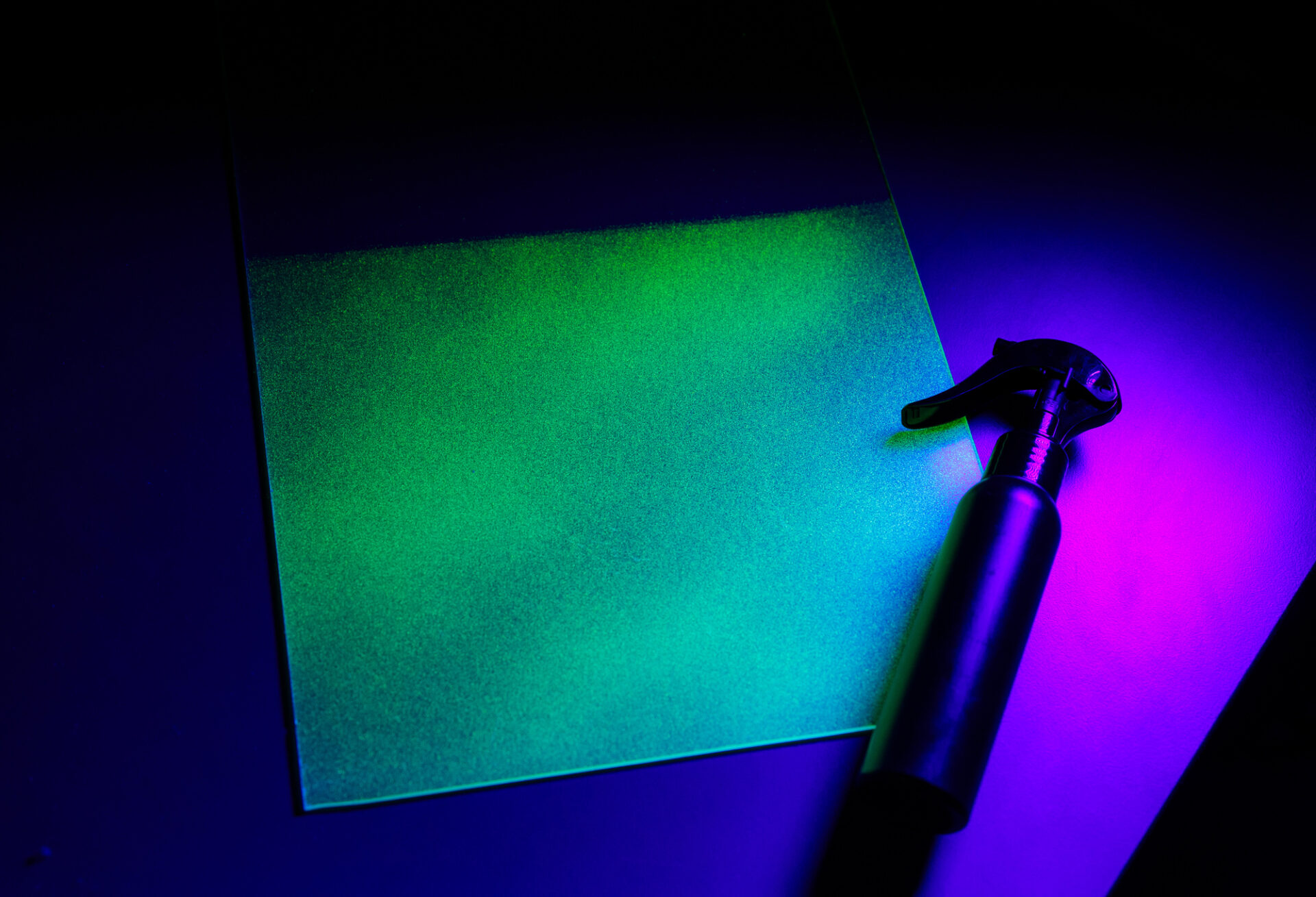 Bioaktīvi luminiscējoši pārklājumi antimikrobiālai aizsardzībai