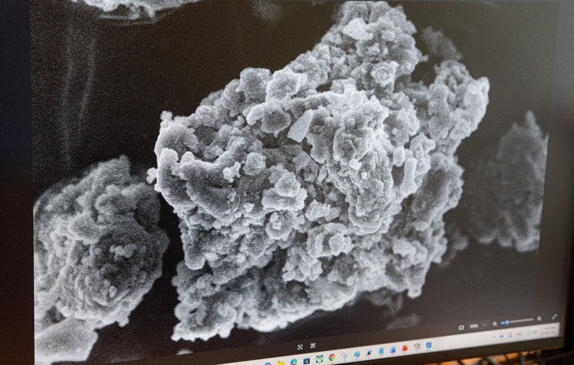 CO₂ filter from recycled construction waste