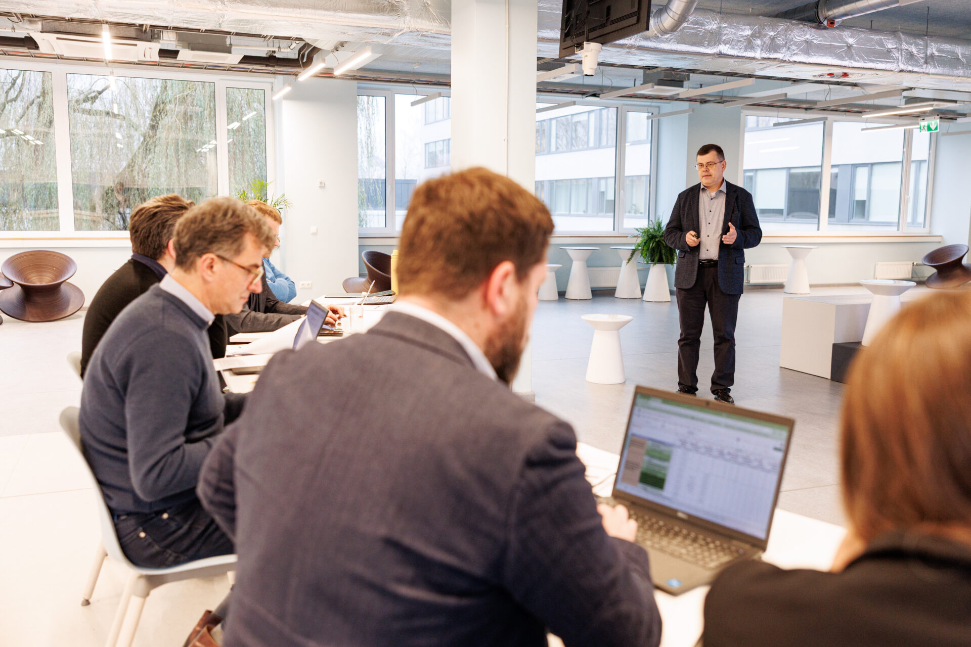 FOTO: 1. kārtas industrijas paneļa prezentācijas (2.-3. un 9.-10.12.2025.)